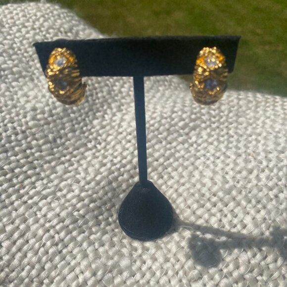 Joan Rivers VTG Gold Tone Clip On Rhinestone Ear Hug Hoop Earrings glam mobwife - Picture 2 of 9